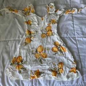 lemon print dress from “for love and lemons“ 🍋